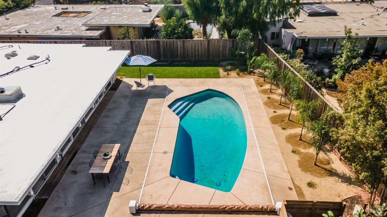 Detail Gallery Image 2 of 59 For 9 Cermenho Ct, San Rafael,  CA 94903 - 4 Beds | 2 Baths