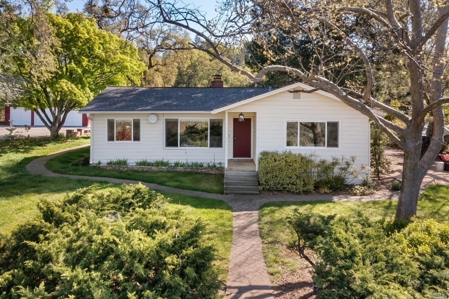Photo of 6115 Dry Creek Rd in Healdsburg, CA