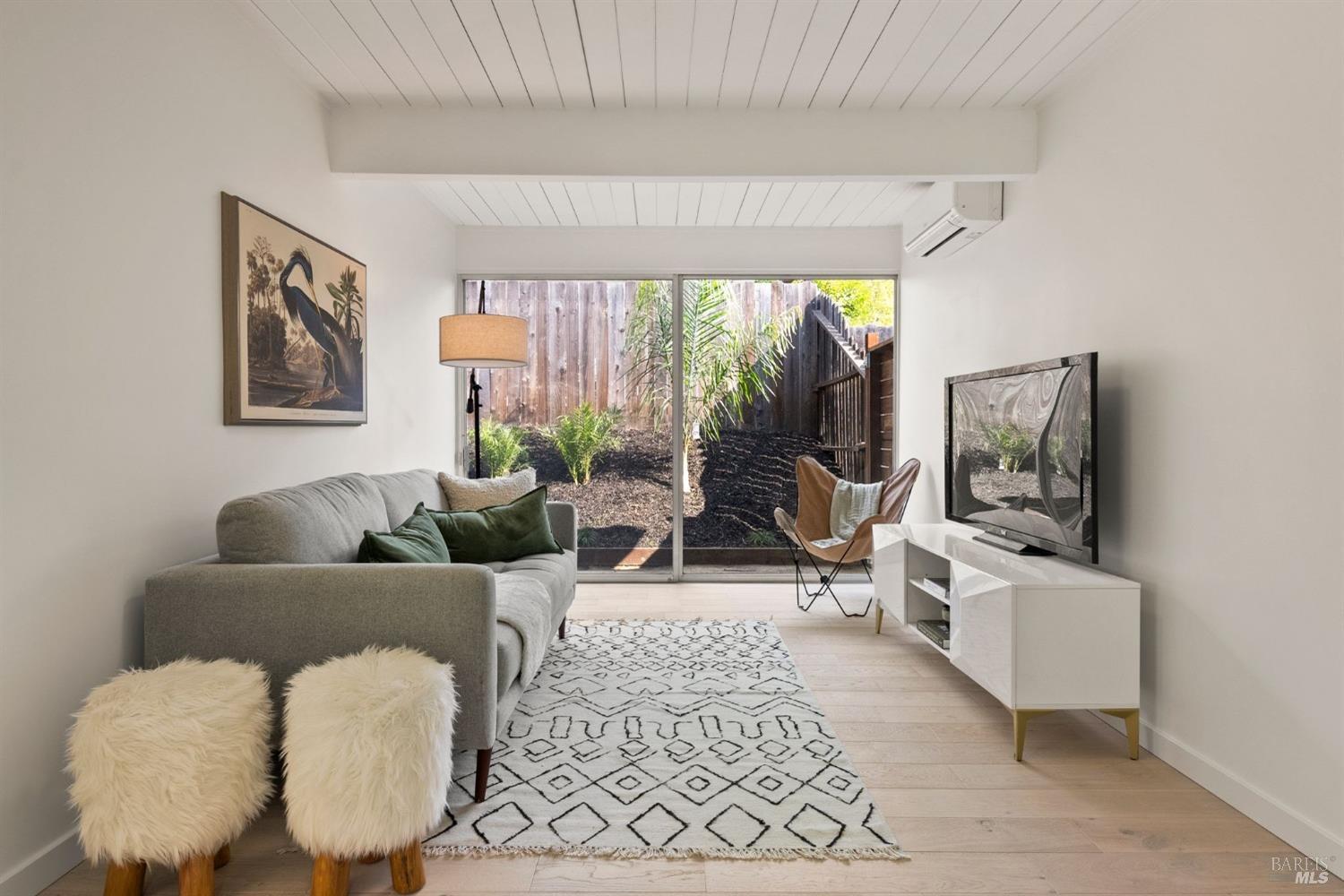 Detail Gallery Image 23 of 59 For 9 Cermenho Ct, San Rafael,  CA 94903 - 4 Beds | 2 Baths