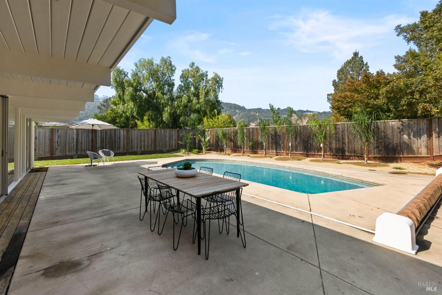 Detail Gallery Image 49 of 59 For 9 Cermenho Ct, San Rafael,  CA 94903 - 4 Beds | 2 Baths