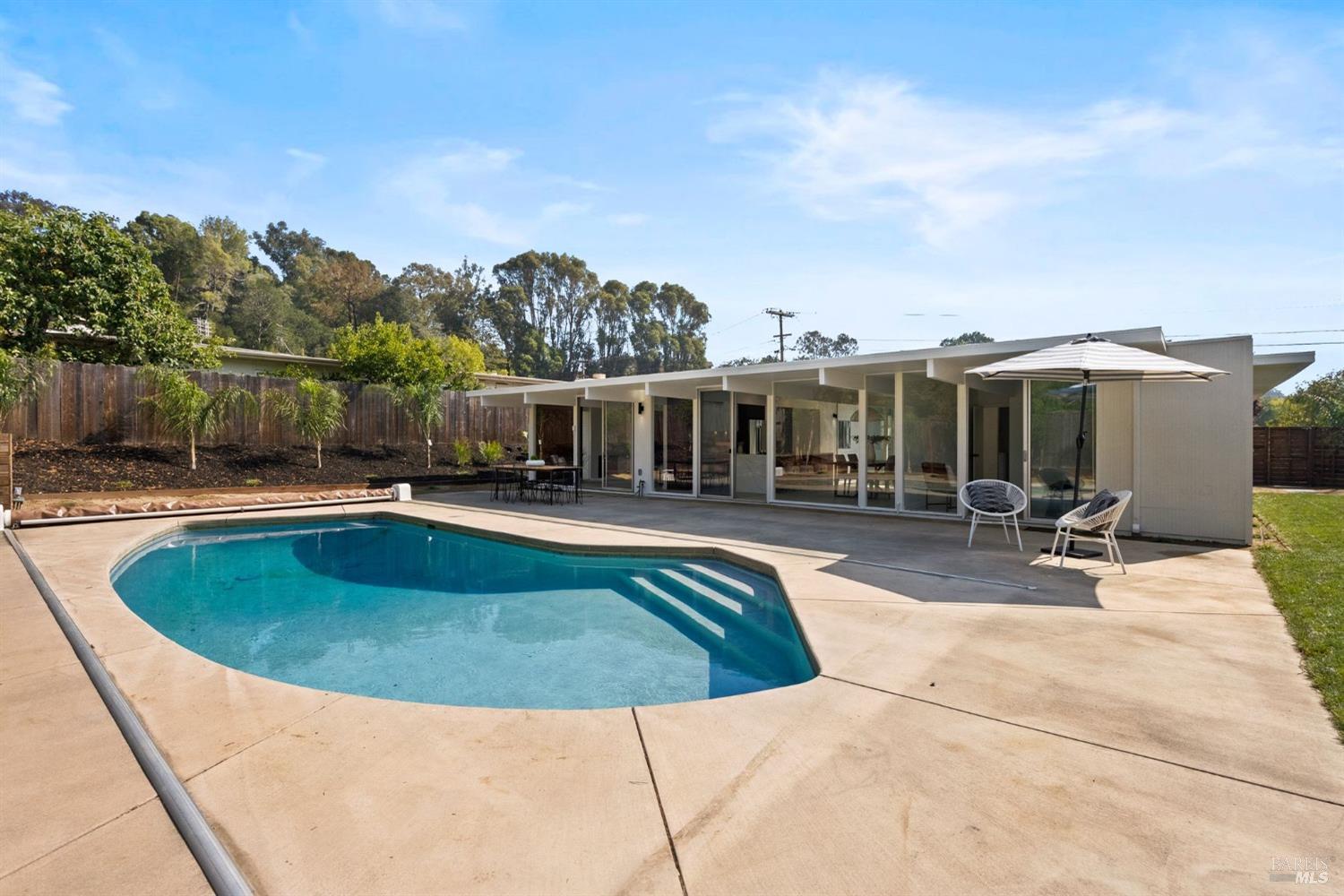 Detail Gallery Image 47 of 59 For 9 Cermenho Ct, San Rafael,  CA 94903 - 4 Beds | 2 Baths