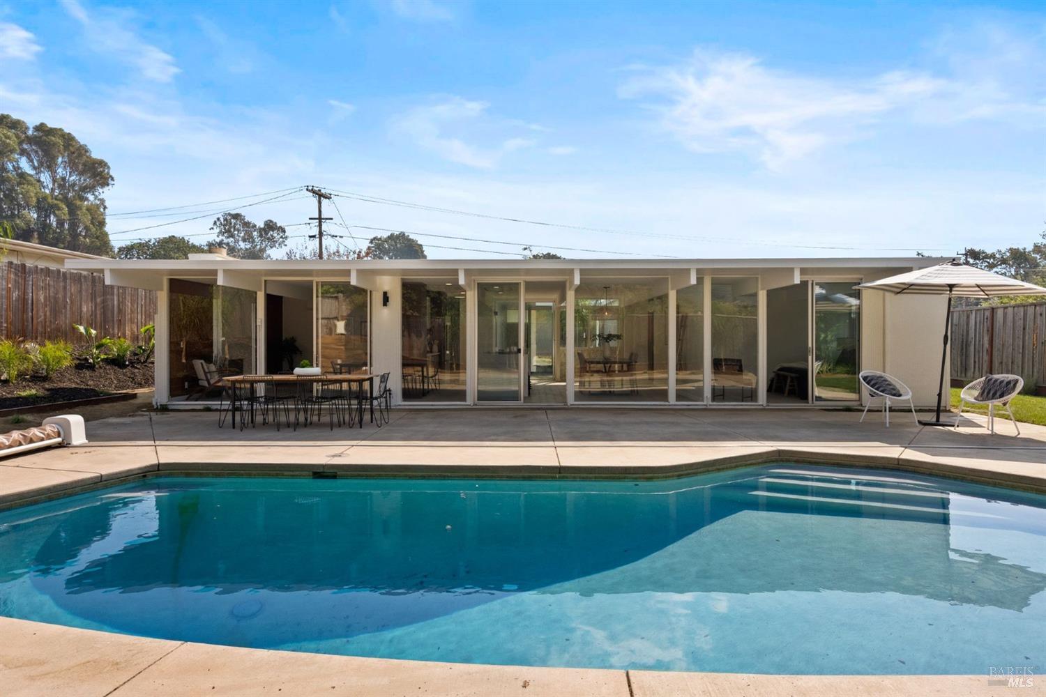 Detail Gallery Image 48 of 59 For 9 Cermenho Ct, San Rafael,  CA 94903 - 4 Beds | 2 Baths
