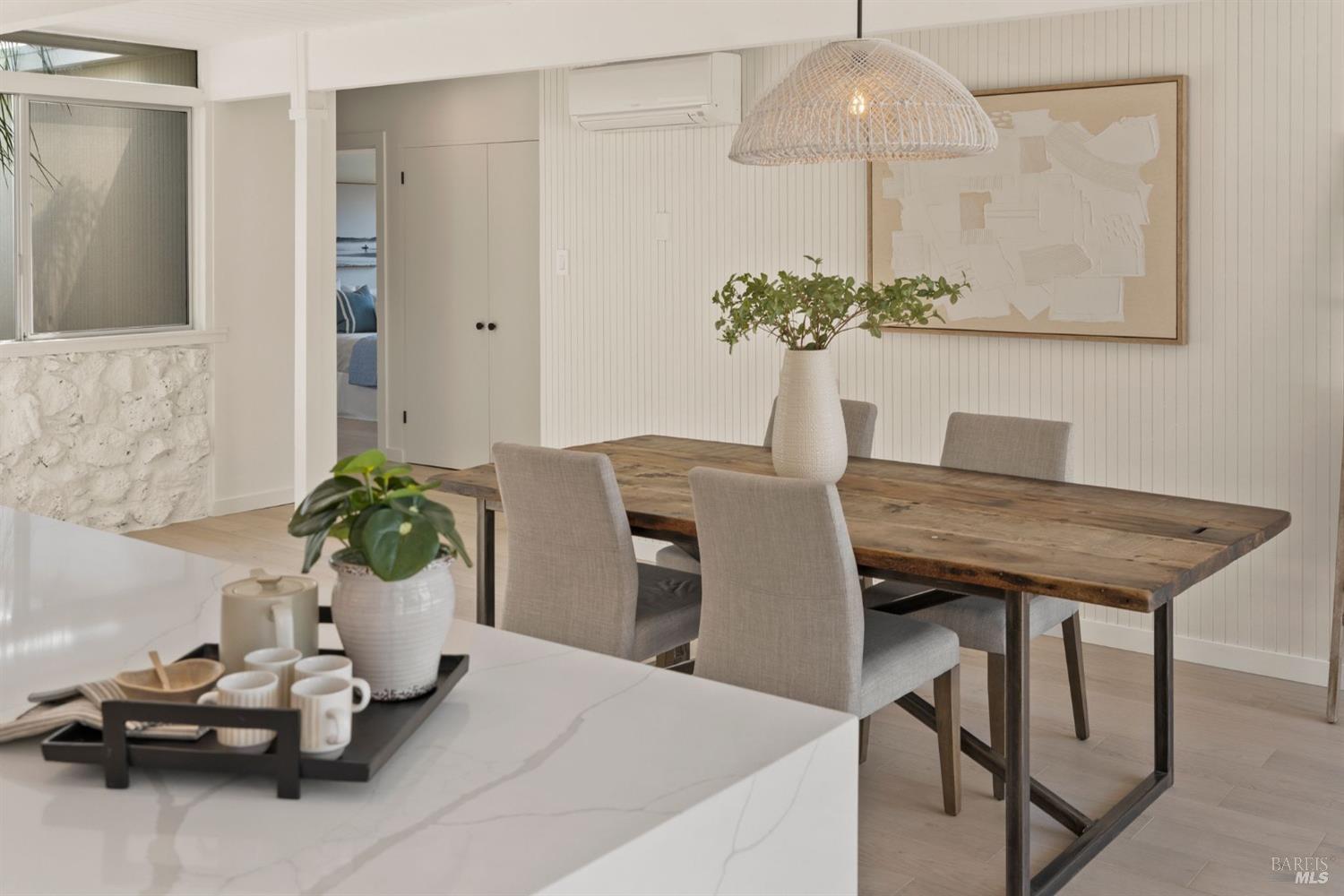 Detail Gallery Image 17 of 59 For 9 Cermenho Ct, San Rafael,  CA 94903 - 4 Beds | 2 Baths