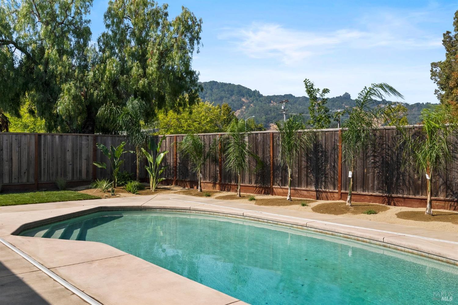 Detail Gallery Image 55 of 59 For 9 Cermenho Ct, San Rafael,  CA 94903 - 4 Beds | 2 Baths