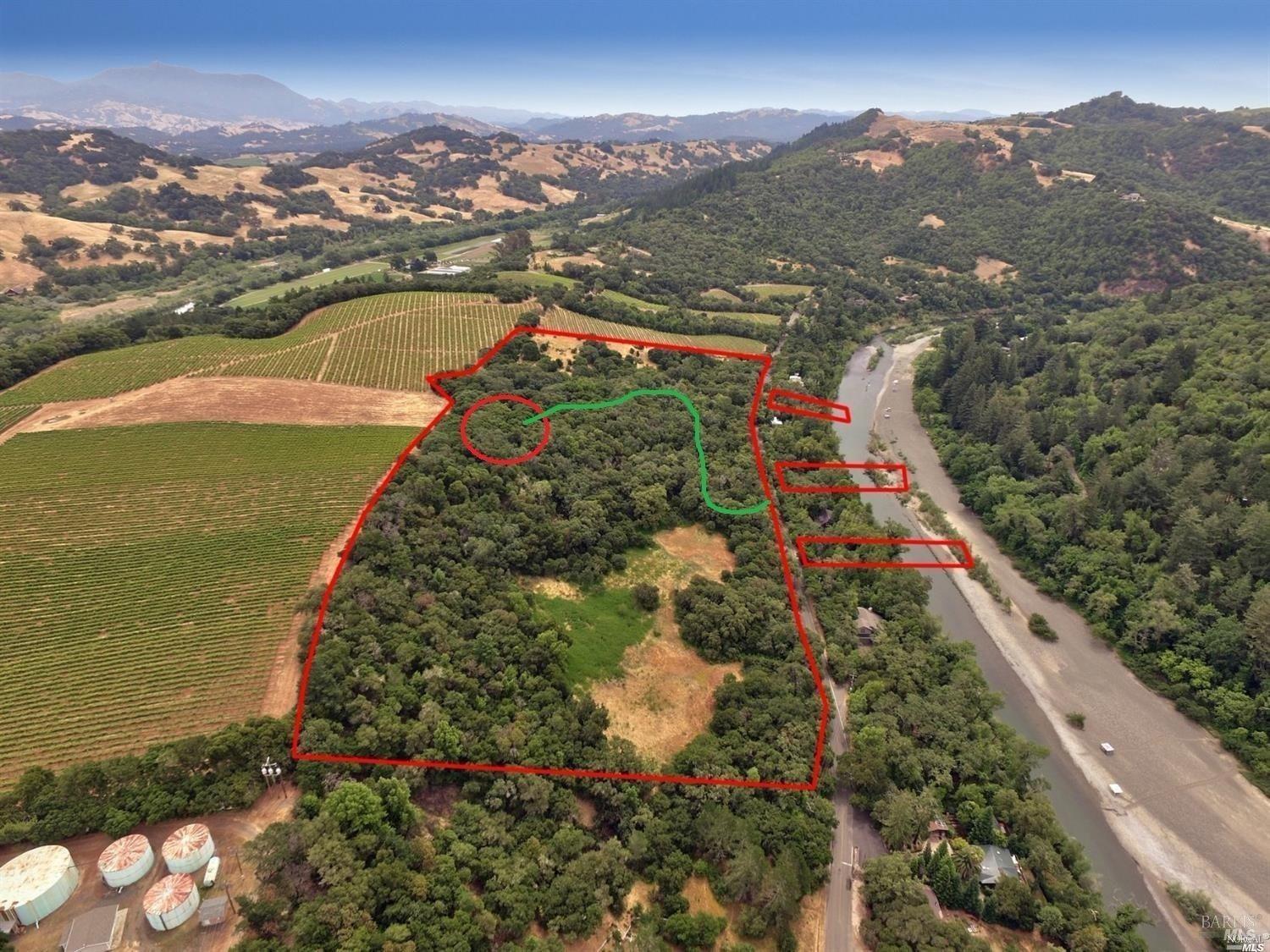 Photo of 2900 Rio Lindo Ave in Healdsburg, CA