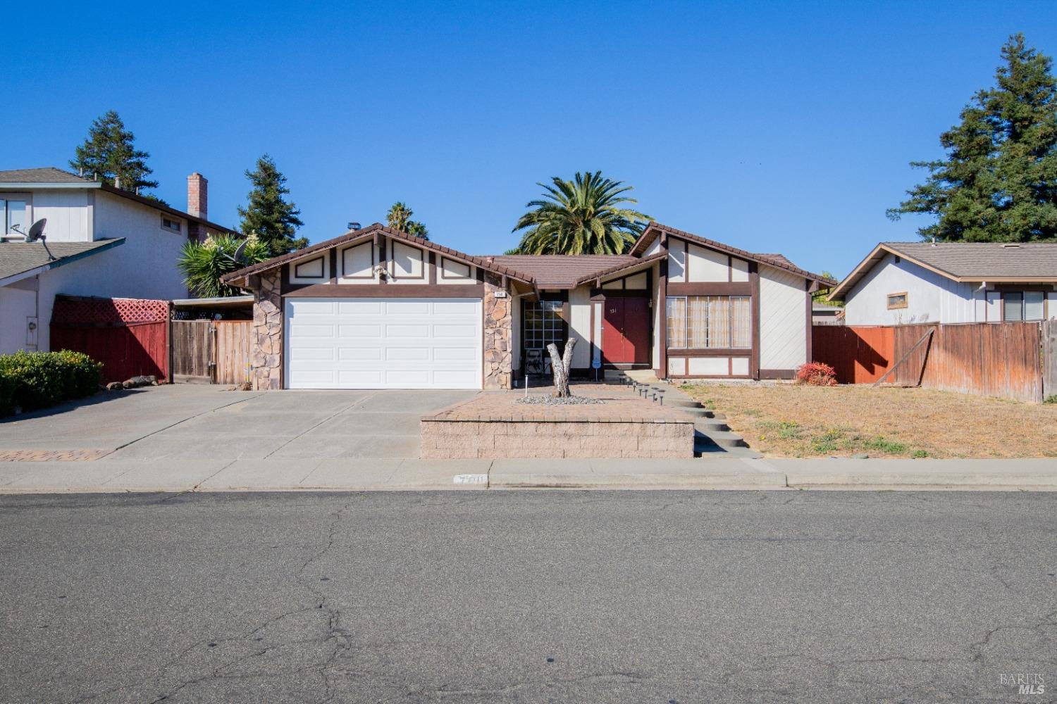 Photo of 751 Oakbrook Dr in Fairfield, CA