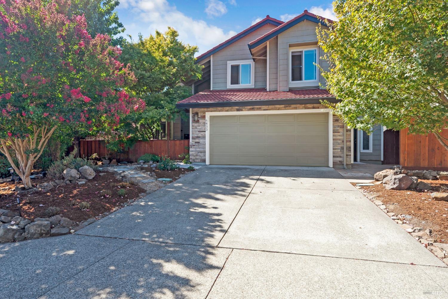 Photo of 6433 Yale St in Windsor, CA