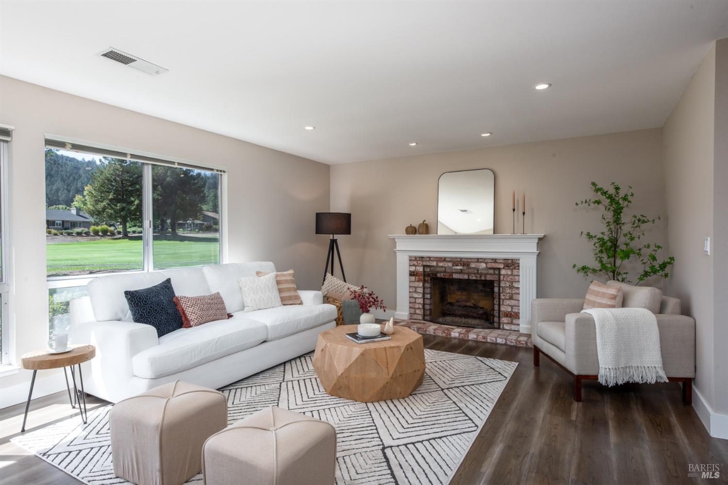 Photo of 7708 Pythian Ct in Santa Rosa, CA