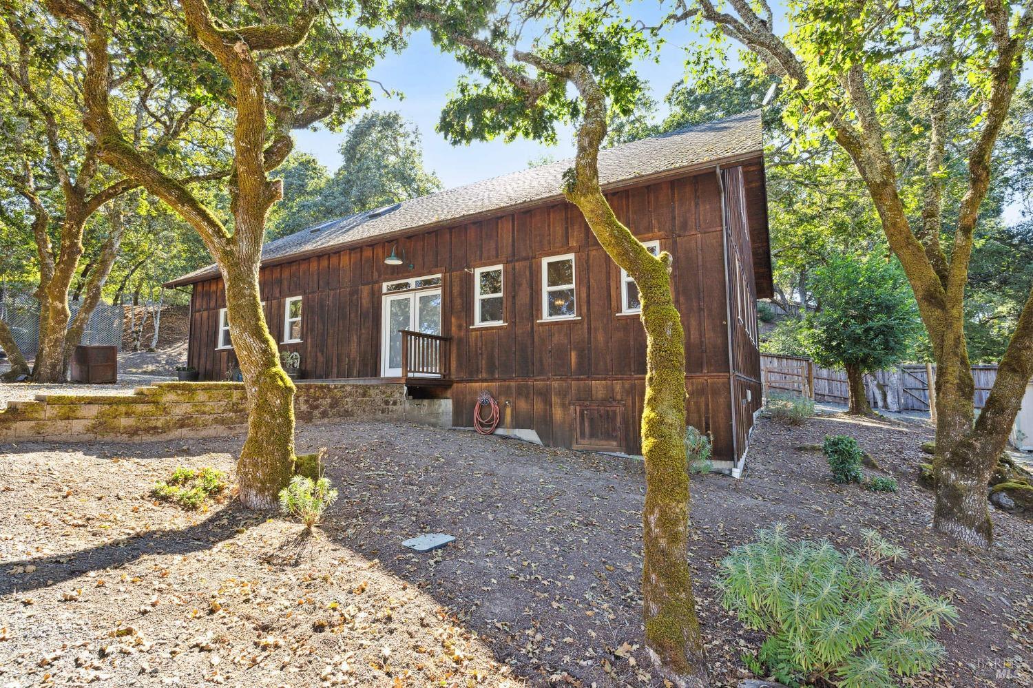 Detail Gallery Image 2 of 45 For 2810 Hidden Acres Rd, Santa Rosa,  CA 95404 - 3 Beds | 2 Baths