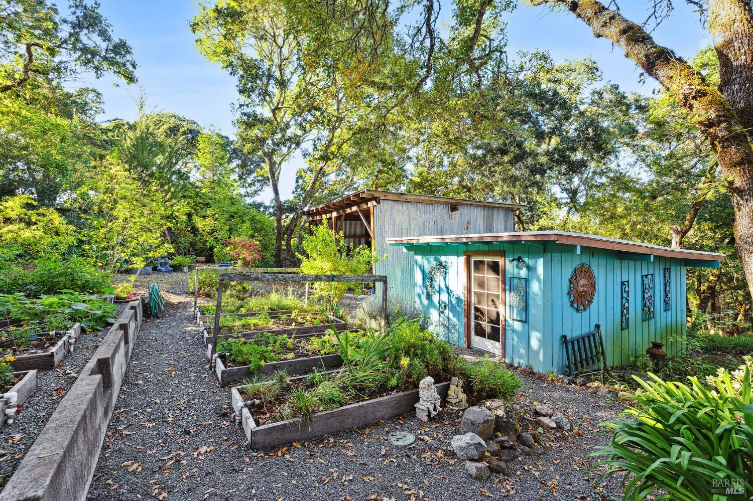 Detail Gallery Image 32 of 45 For 2810 Hidden Acres Rd, Santa Rosa,  CA 95404 - 3 Beds | 2 Baths