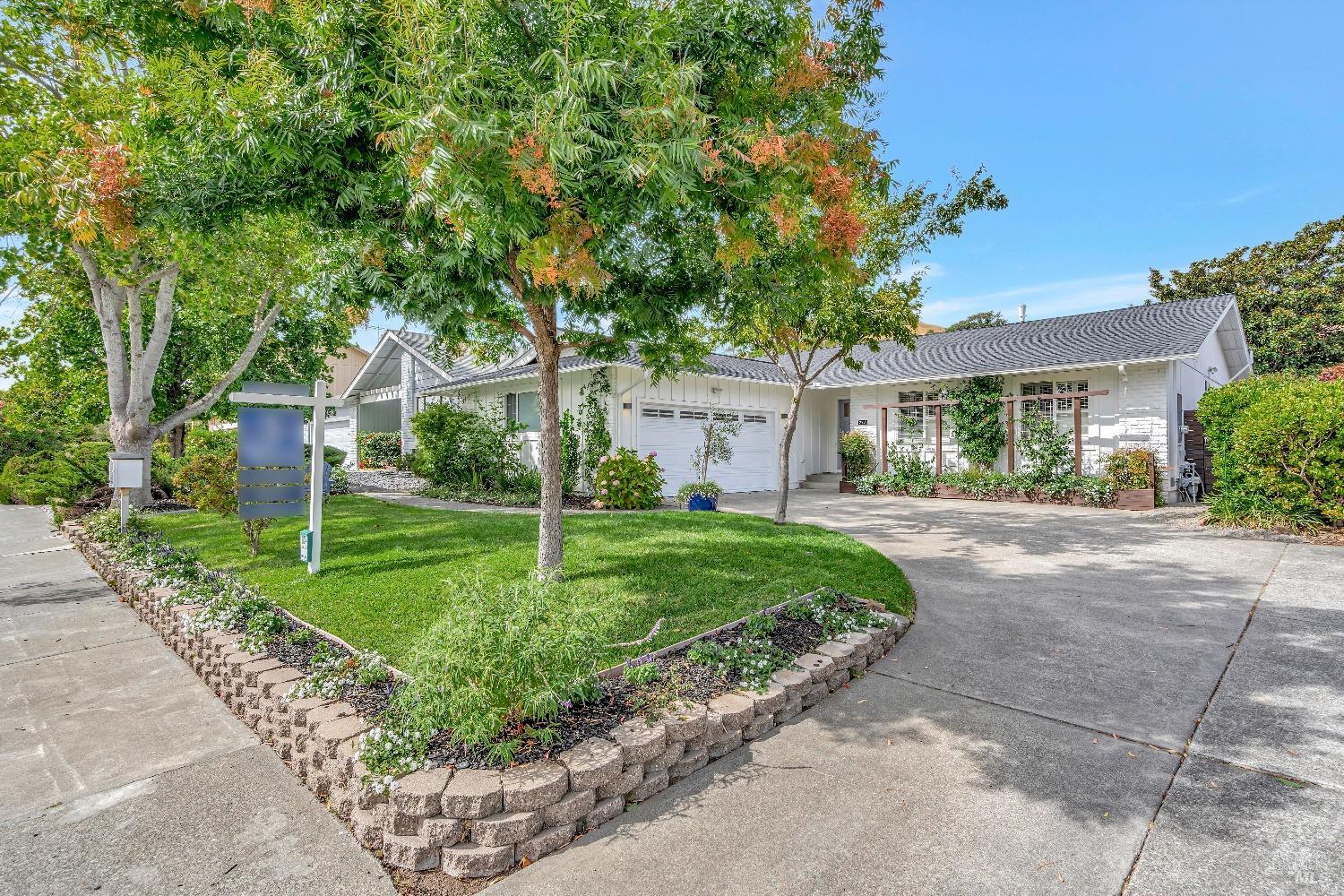 Photo of 277 San Marin Dr in Novato, CA
