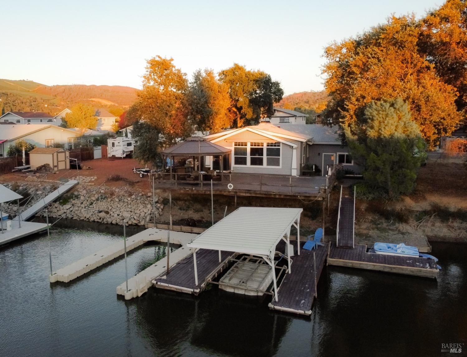 Photo of 671 Keys Blvd in Clearlake Oaks, CA