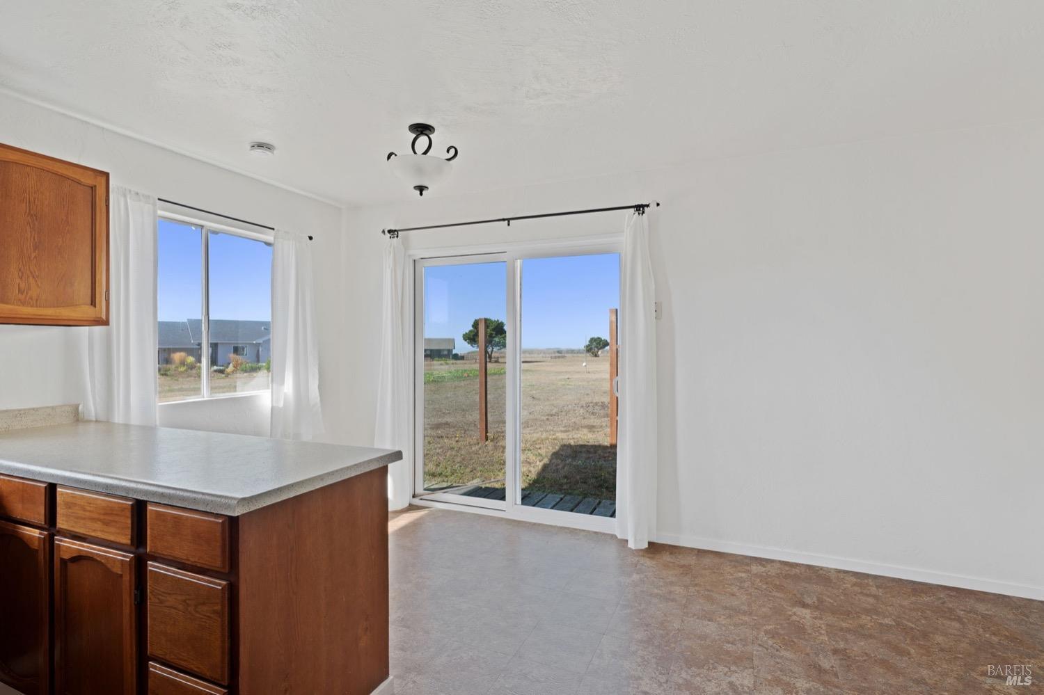 Detail Gallery Image 16 of 28 For 19200 Del Mar Dr, Fort Bragg,  CA 95437 - 2 Beds | 1 Baths