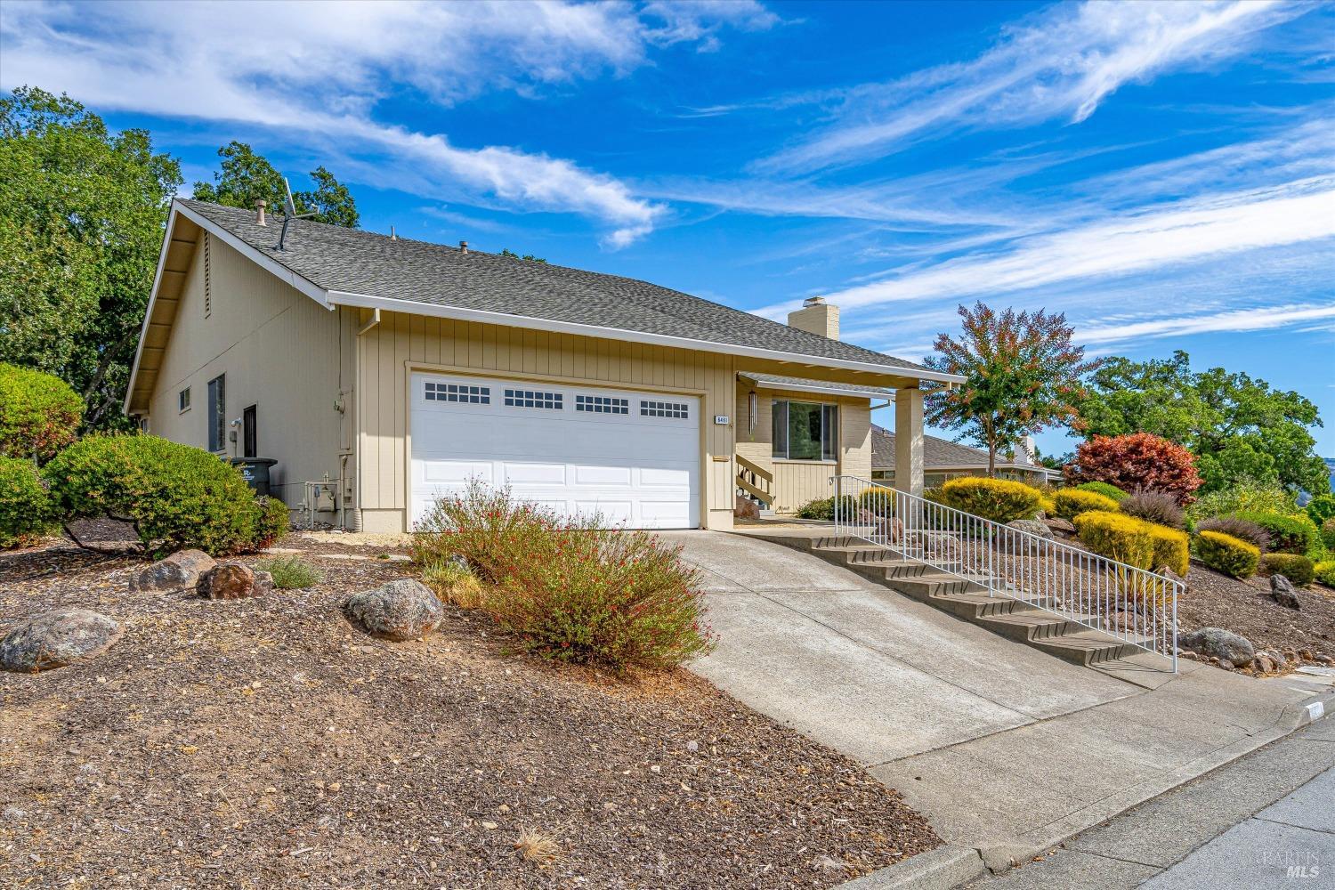 Photo of 6461 Meadowridge Dr in Santa Rosa, CA