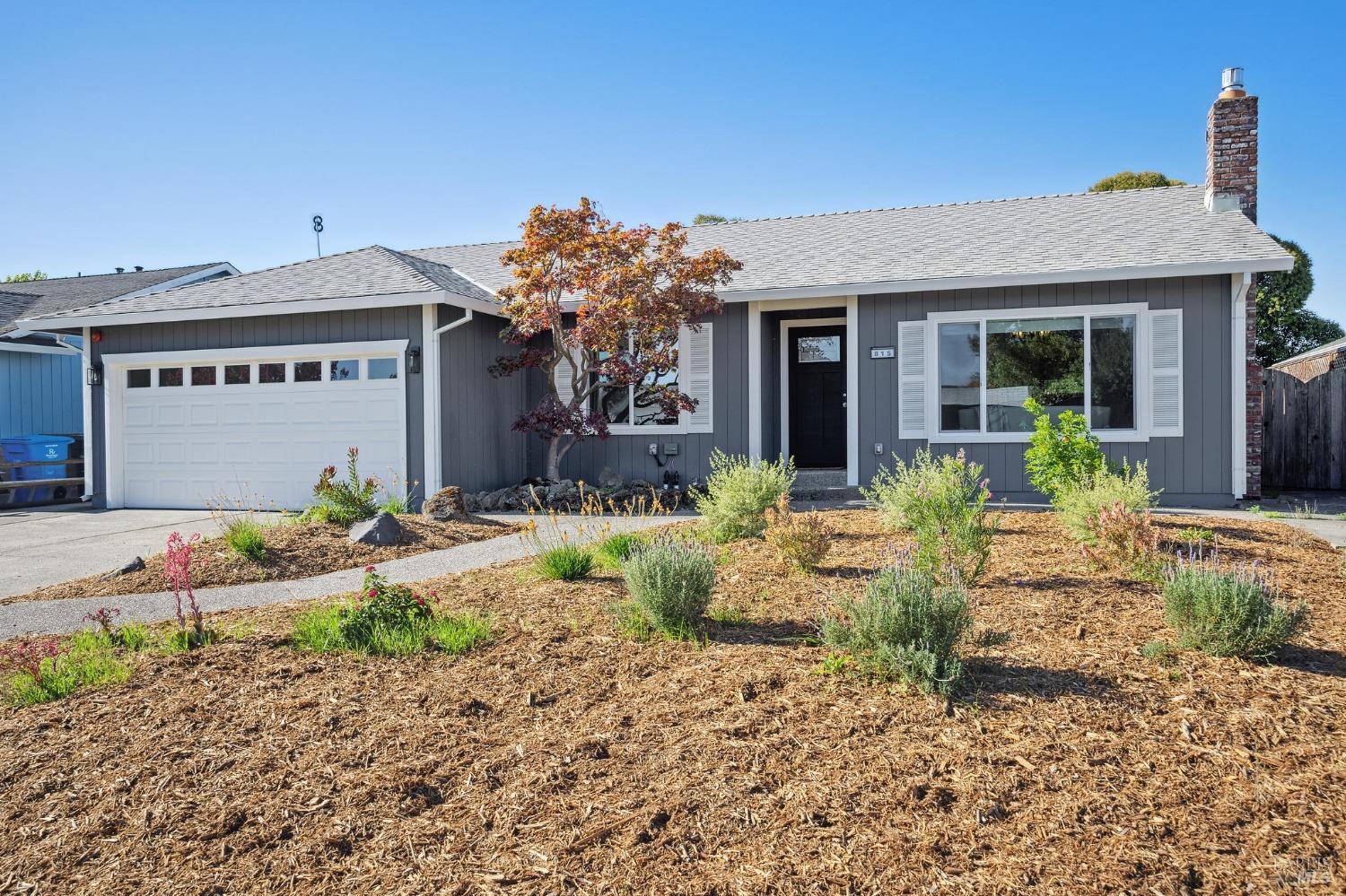 Photo of 815 Whitney Wy in Petaluma, CA