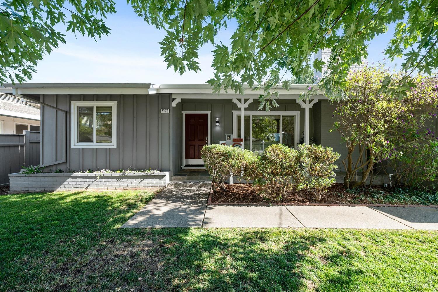 Photo of 2170 Las Gallinas Ave in San Rafael, CA