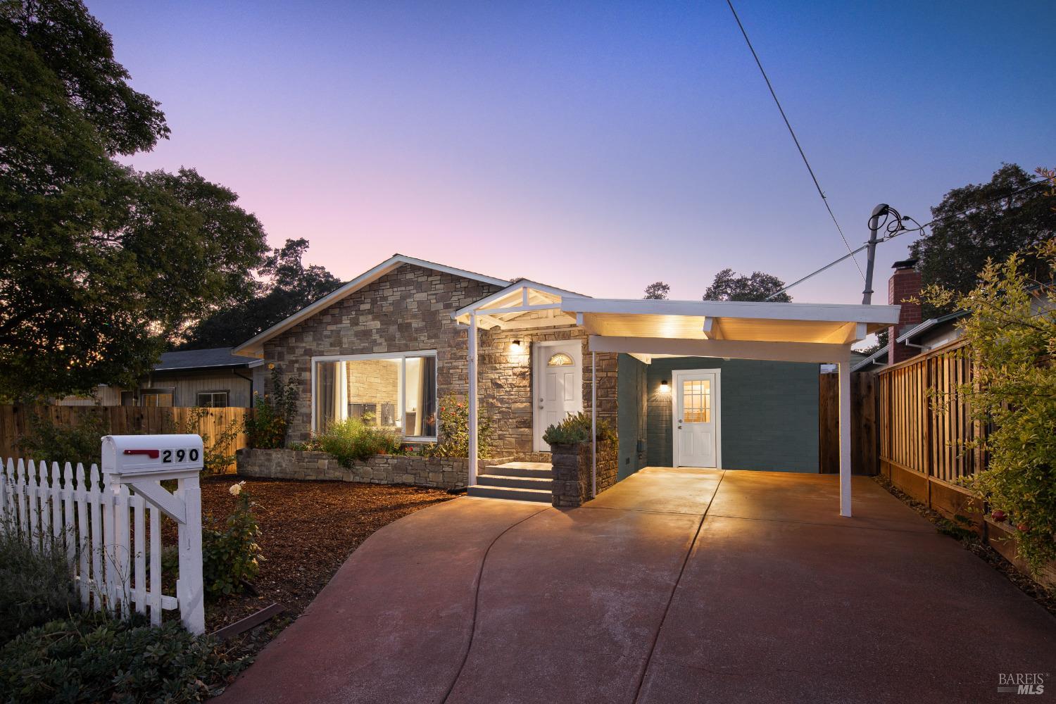 Photo of 290 Siesta Wy in Sonoma, CA