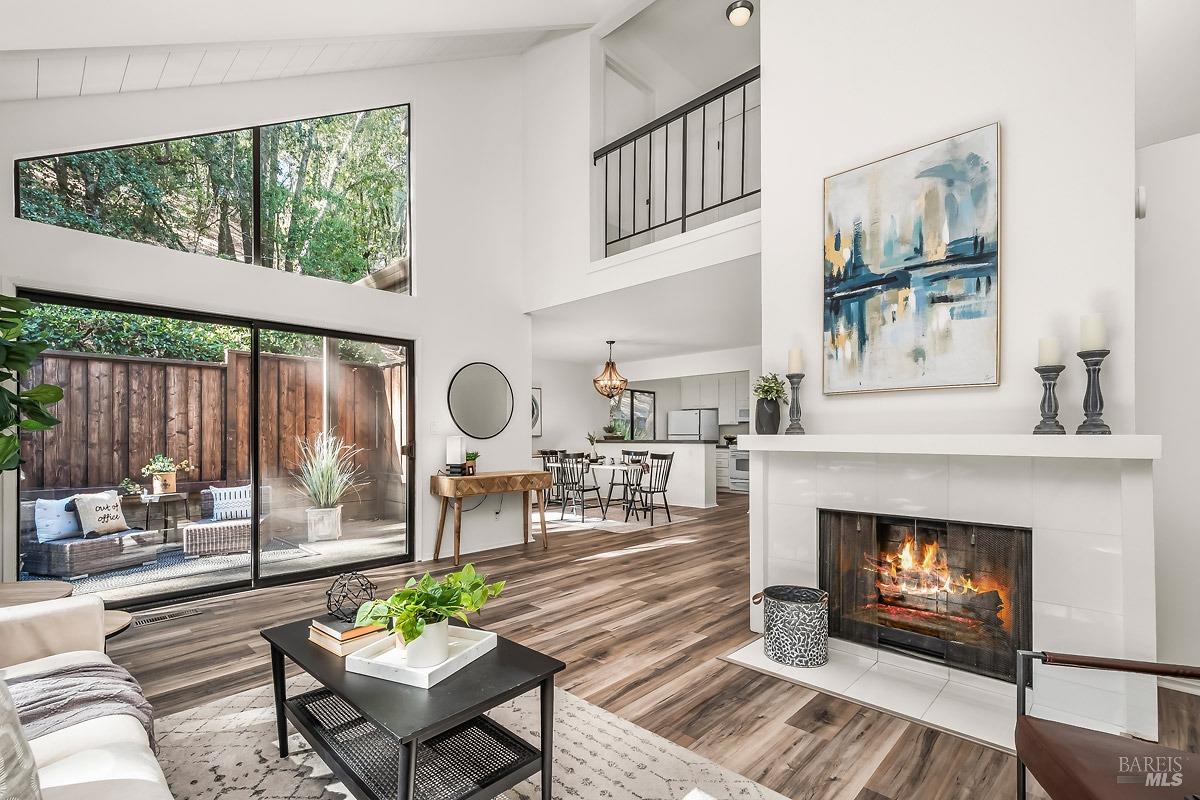 Detail Gallery Image 1 of 1 For 209 Indian Way, Novato,  CA 94949 - 2 Beds | 1/1 Baths