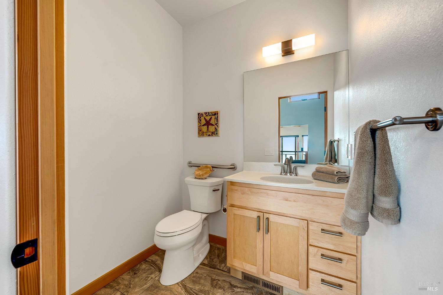 Detail Gallery Image 11 of 33 For 15801 S Highway 1 Unkn, Manchester,  CA 95459 - 2 Beds | 2/1 Baths
