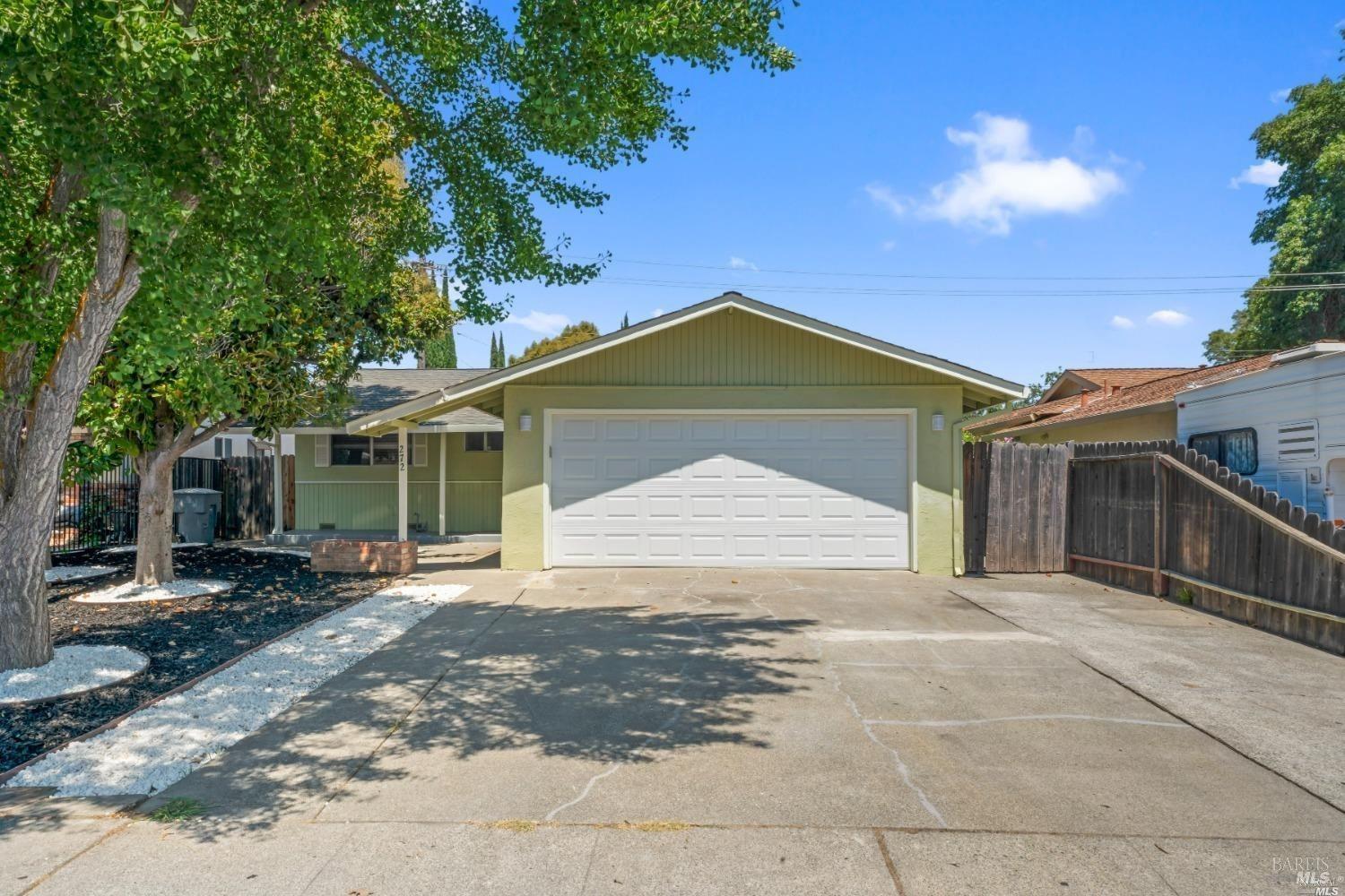 Detail Gallery Image 1 of 1 For 272 Berryessa Dr, Vacaville,  CA 95687 - 3 Beds | 1 Baths