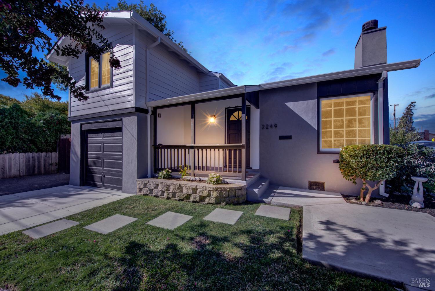 Photo of 2249 Spencer St in Napa, CA