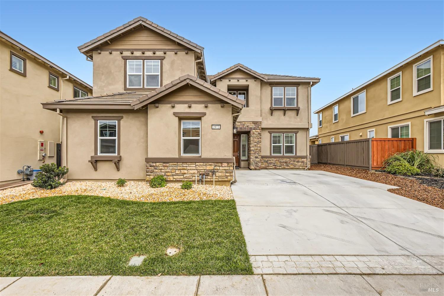 Detail Gallery Image 1 of 1 For 1973 Clyde Jean Pl, Fairfield,  CA 94533 - 5 Beds | 3 Baths