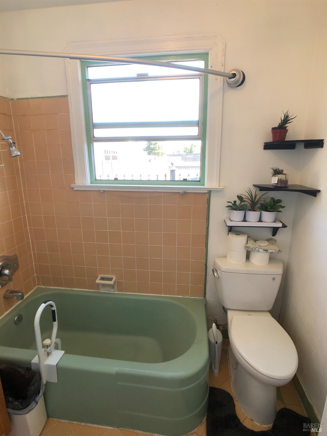 Carolina Street, Vallejo, California image 34