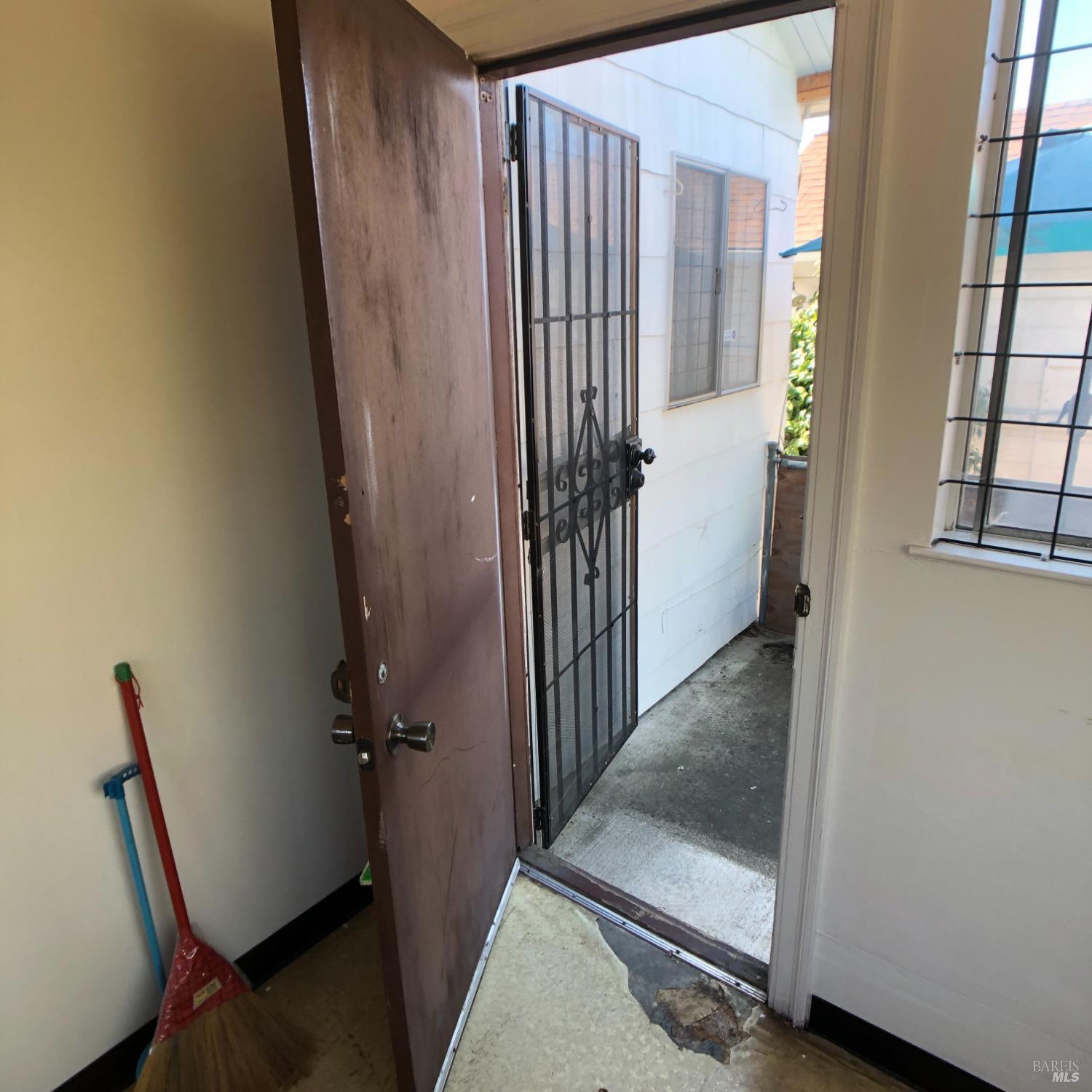 Carolina Street, Vallejo, California image 38