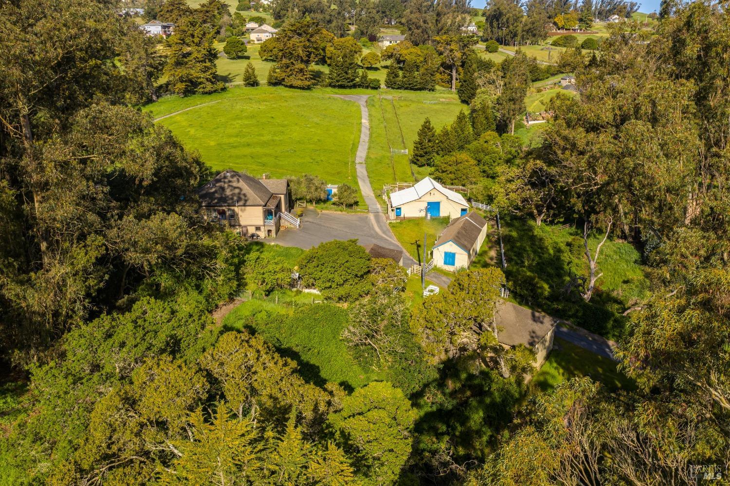 Photo of 311 Monte Vista Ln in Petaluma, CA