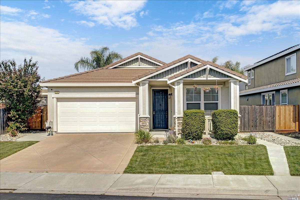 Detail Gallery Image 1 of 1 For 636 Silver Star Ct, Vacaville,  CA 95688 - 4 Beds | 2 Baths