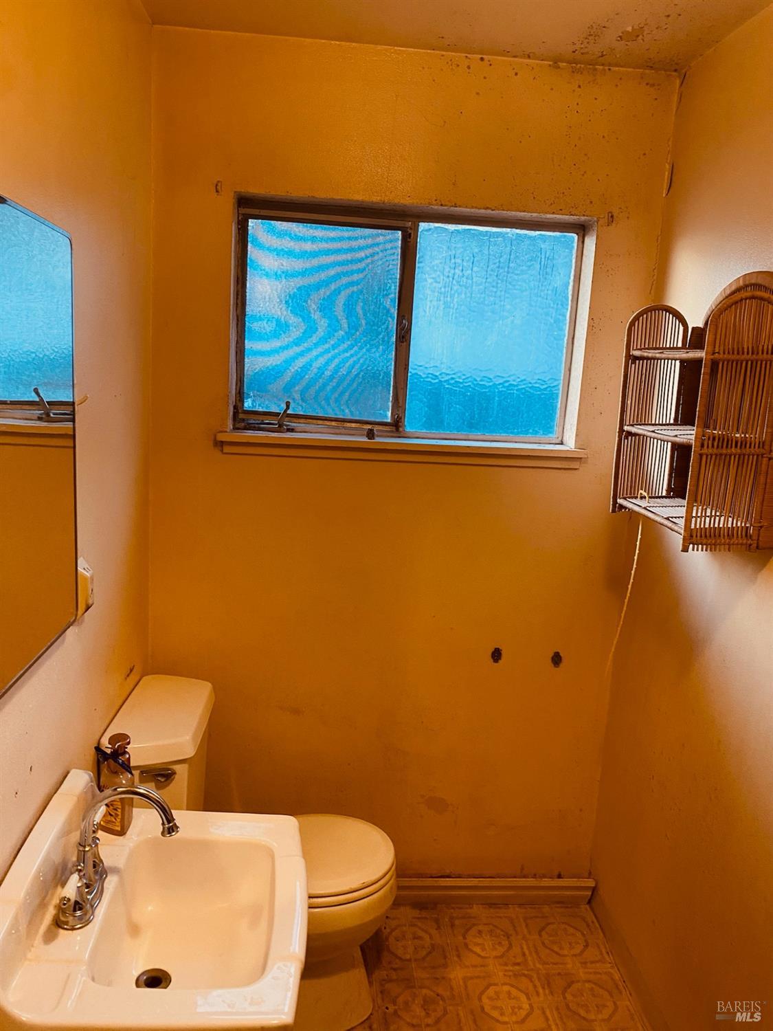 Maywood Drive, Vallejo, California image 23