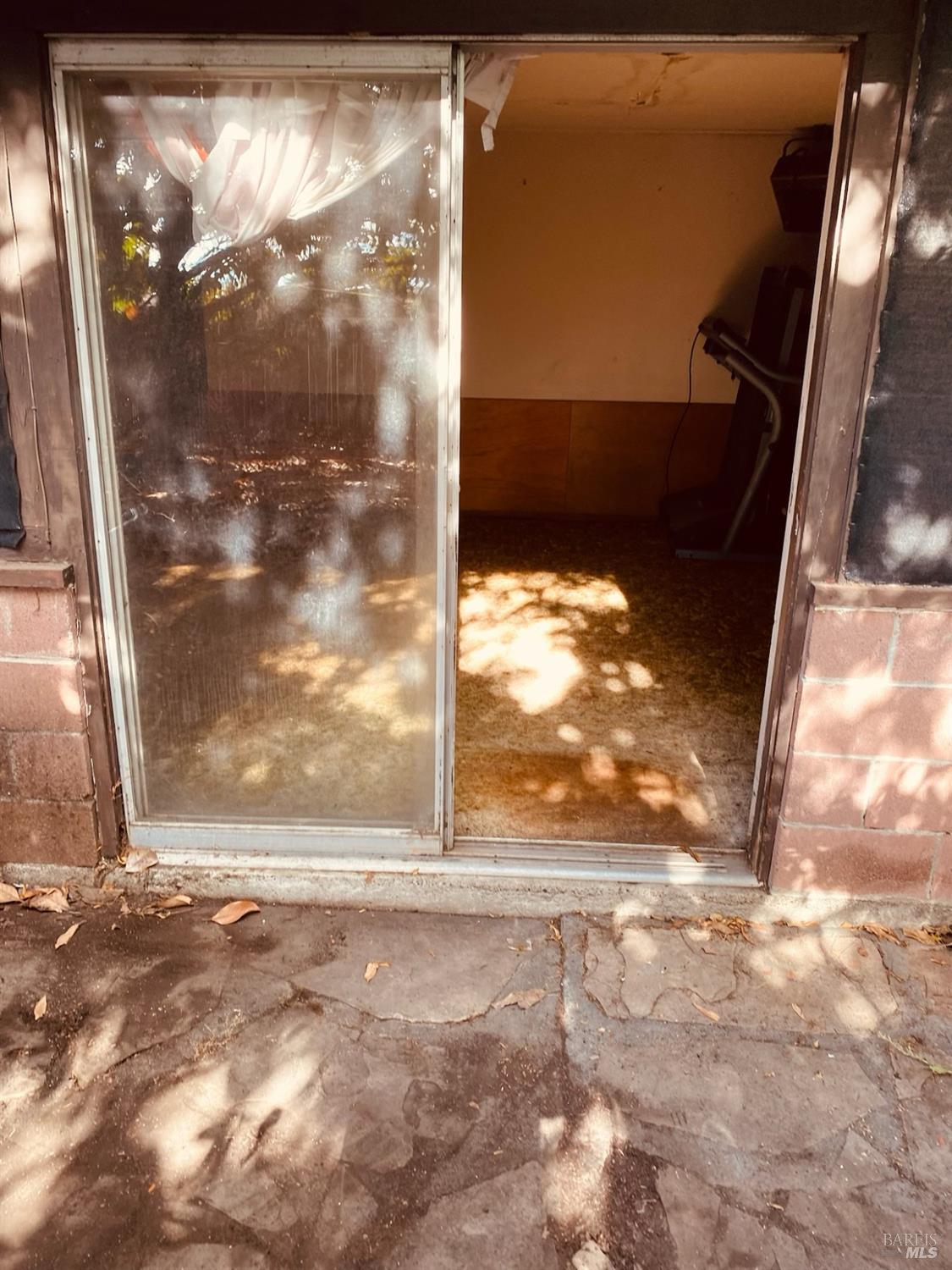 Maywood Drive, Vallejo, California image 9