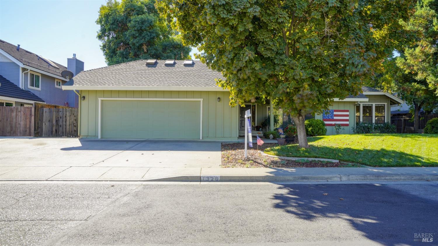 Photo of 1320 Parkgreen Dr in Dixon, CA