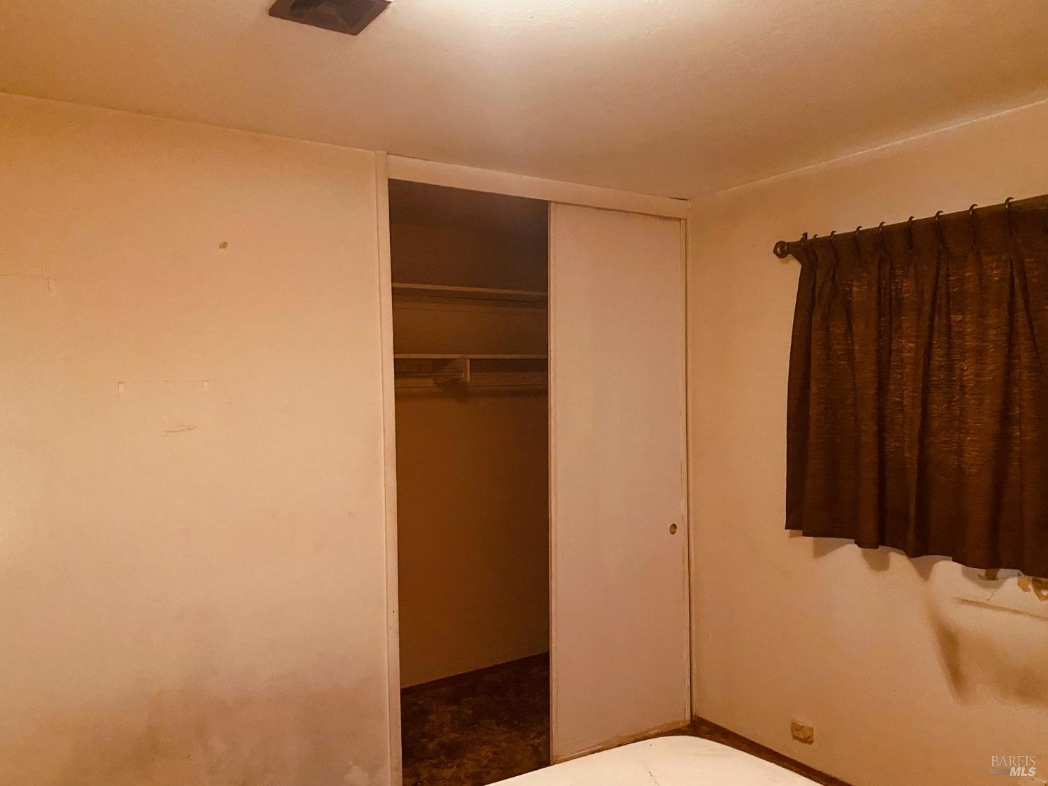 Maywood Drive, Vallejo, California image 18