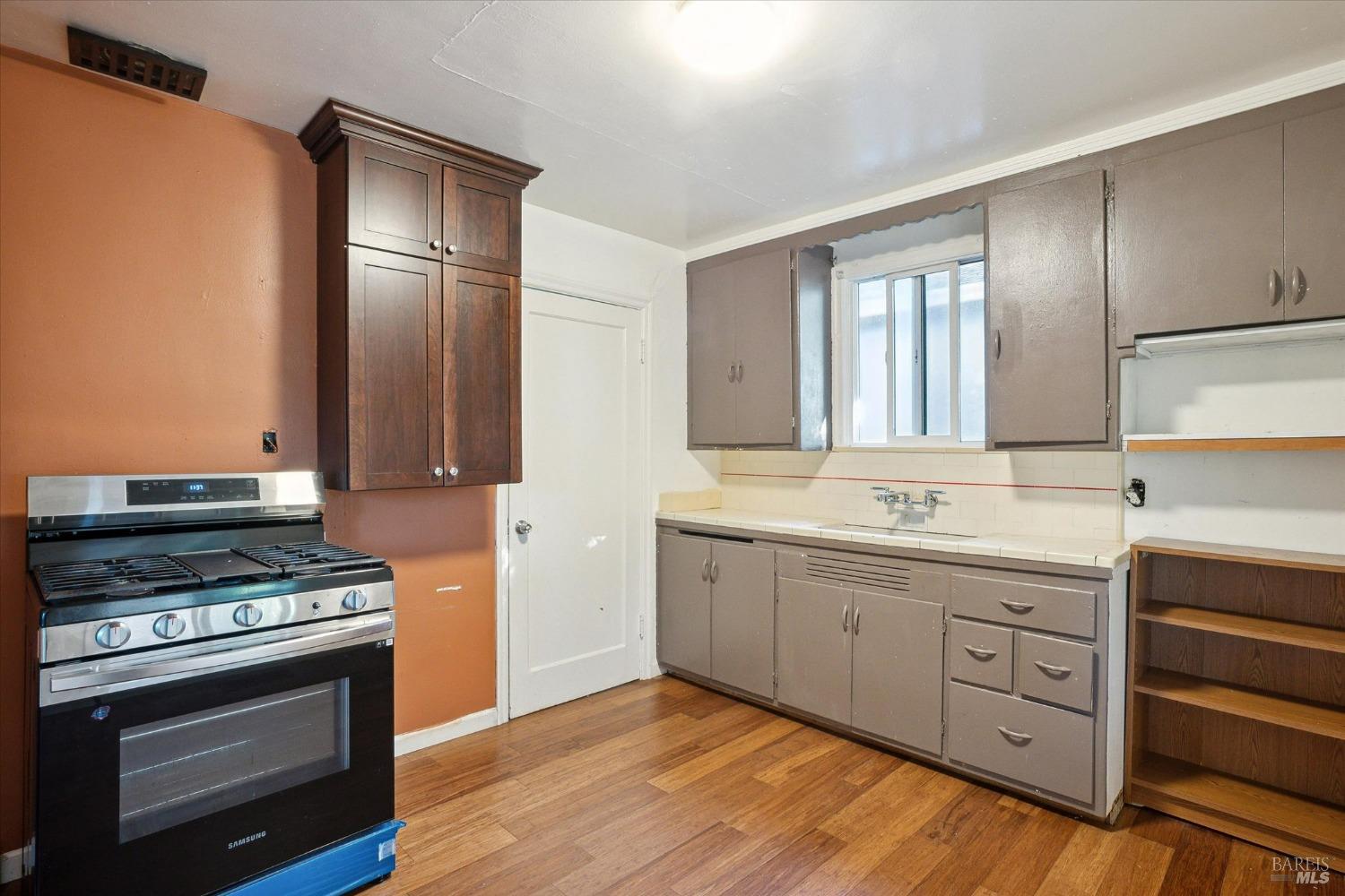 Hermosa Avenue, Vallejo, California image 14