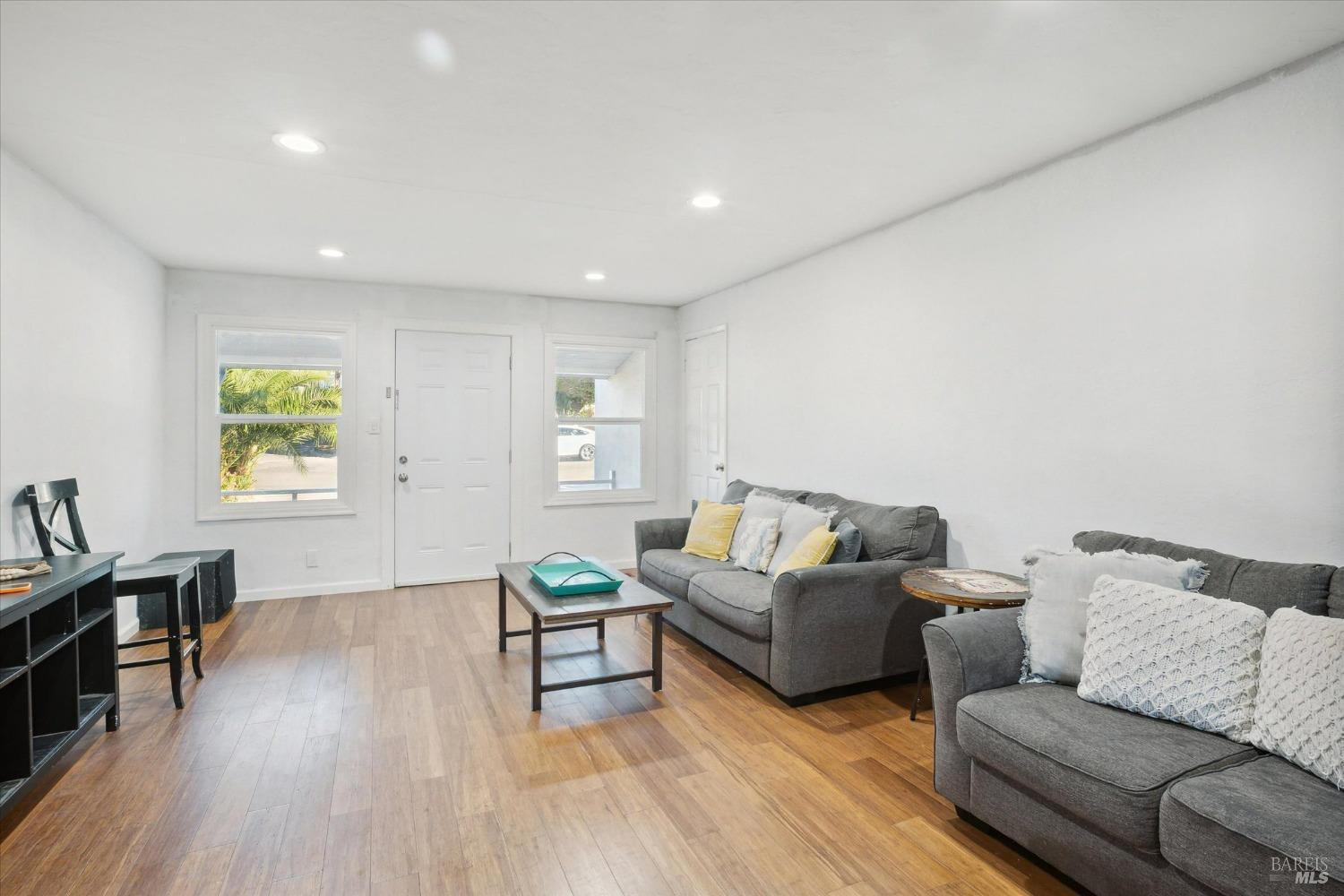 Hermosa Avenue, Vallejo, California image 10