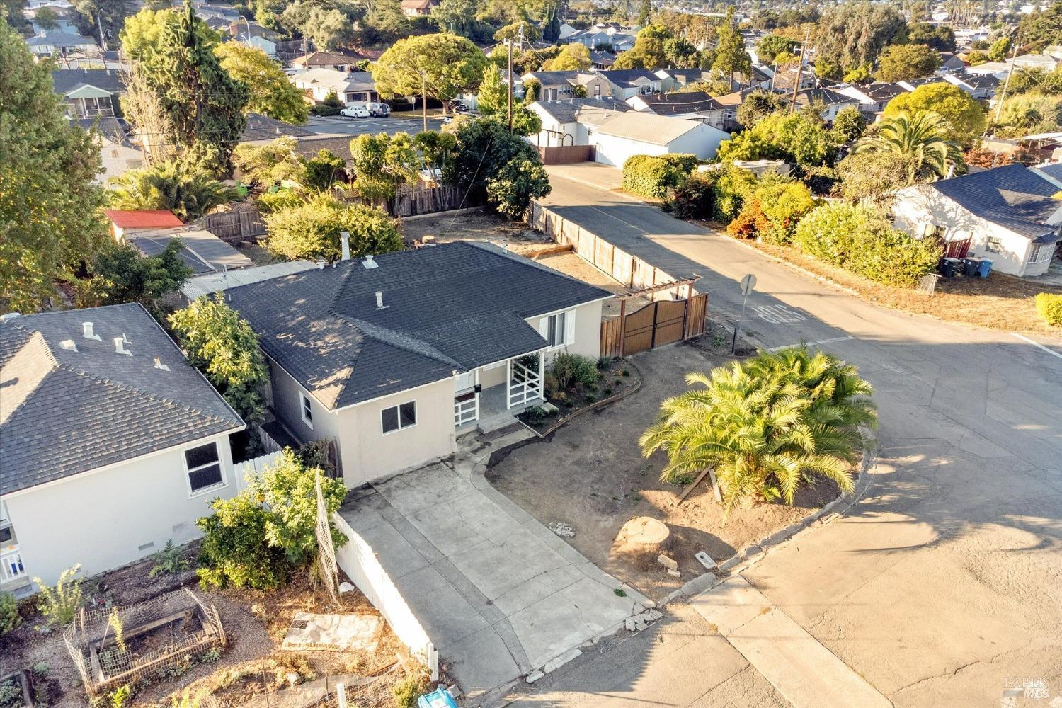 Hermosa Avenue, Vallejo, California image 39