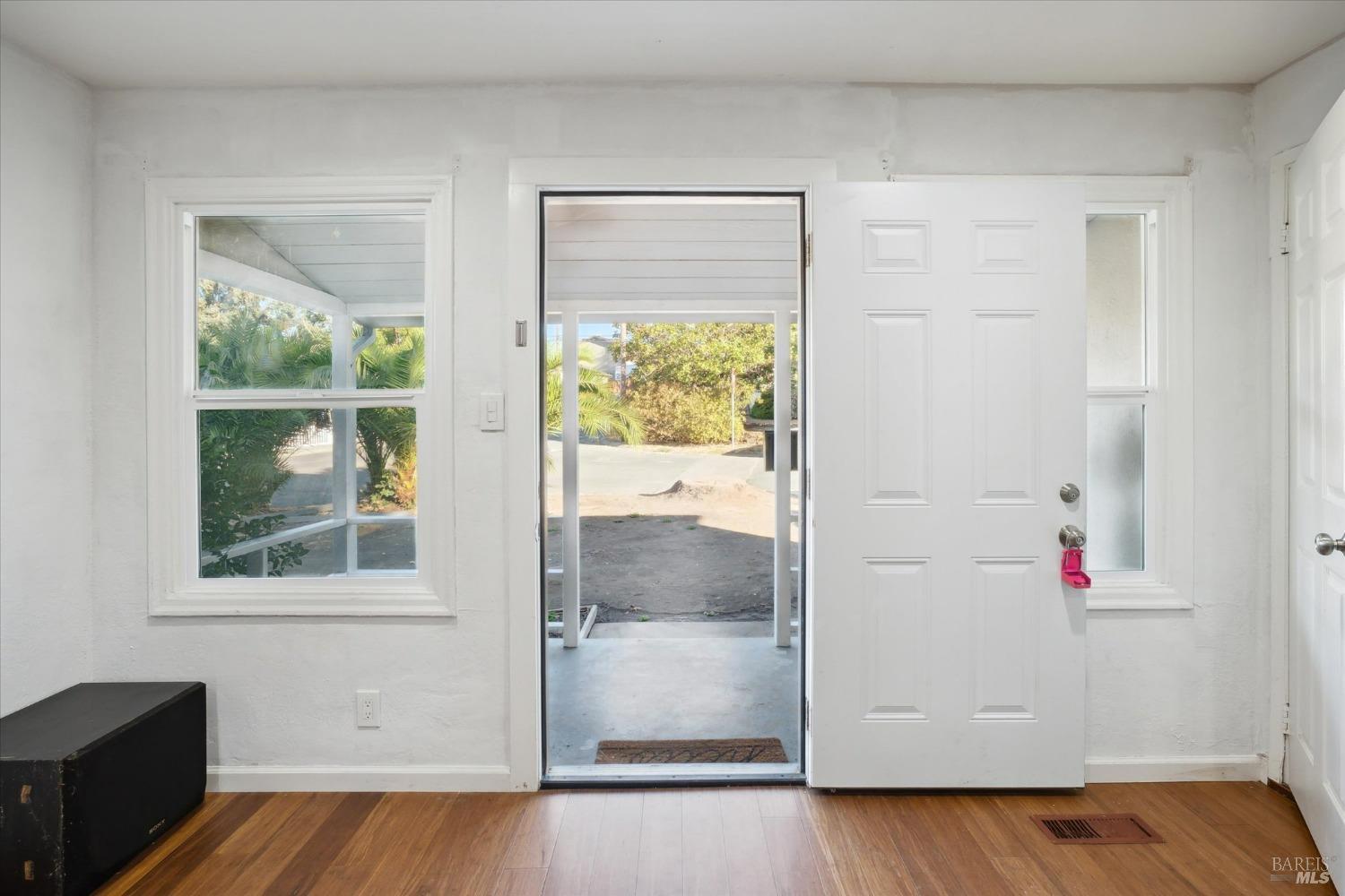 Hermosa Avenue, Vallejo, California image 6
