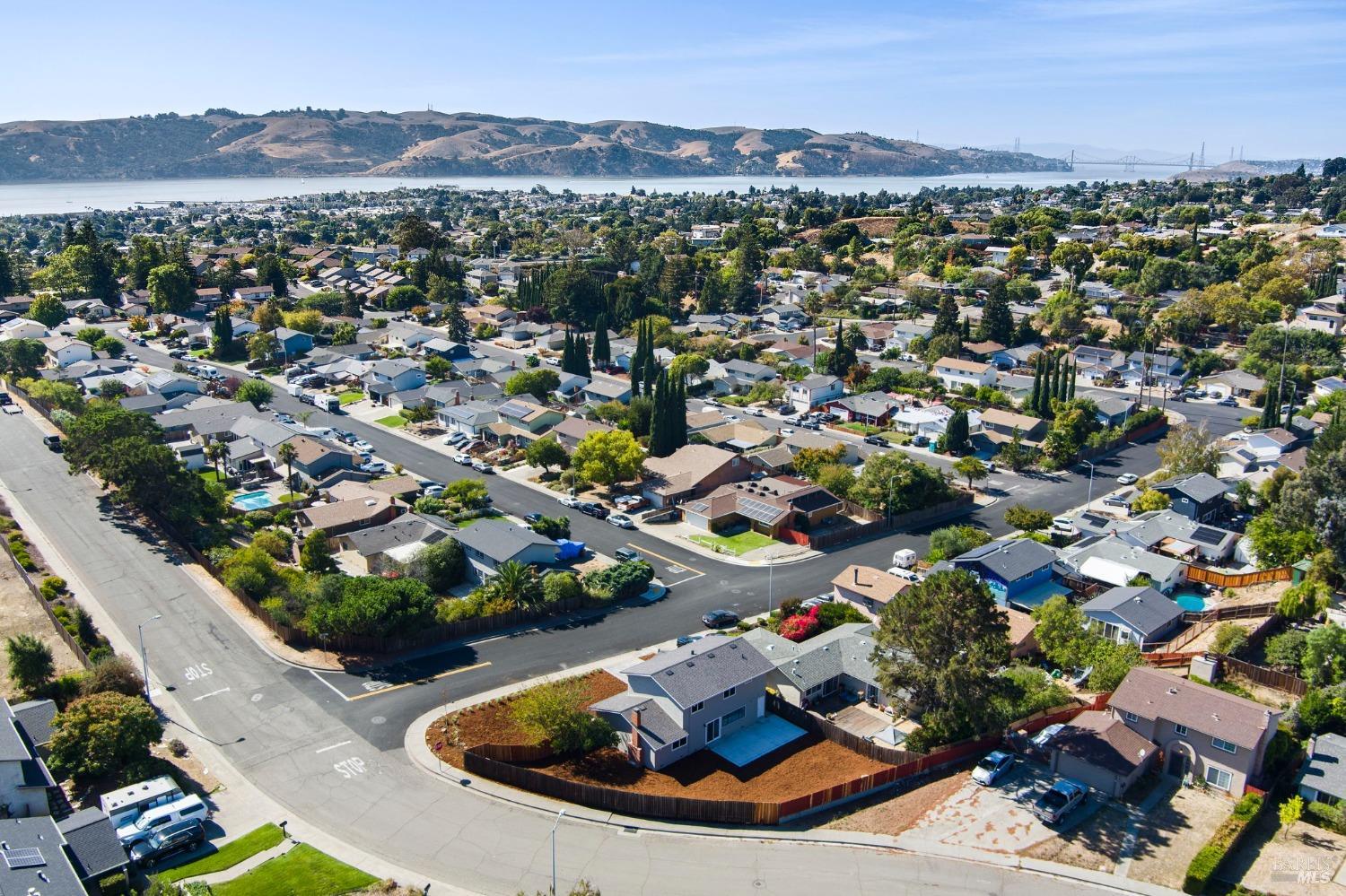 Viewmont Street, Benicia, California image 2