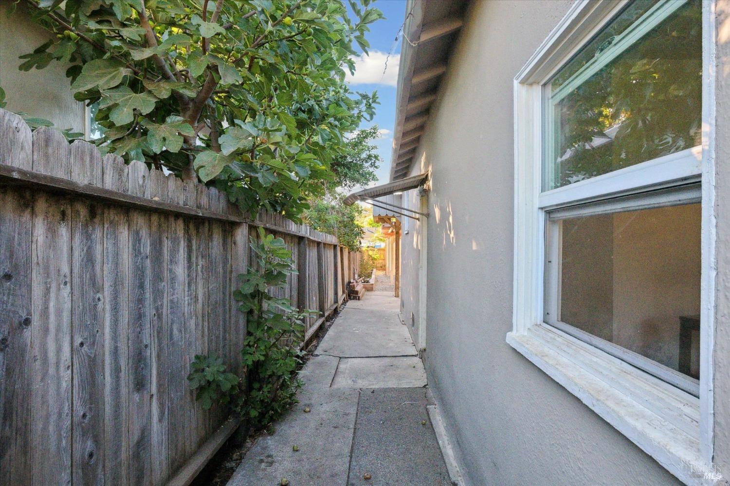 Hermosa Avenue, Vallejo, California image 29