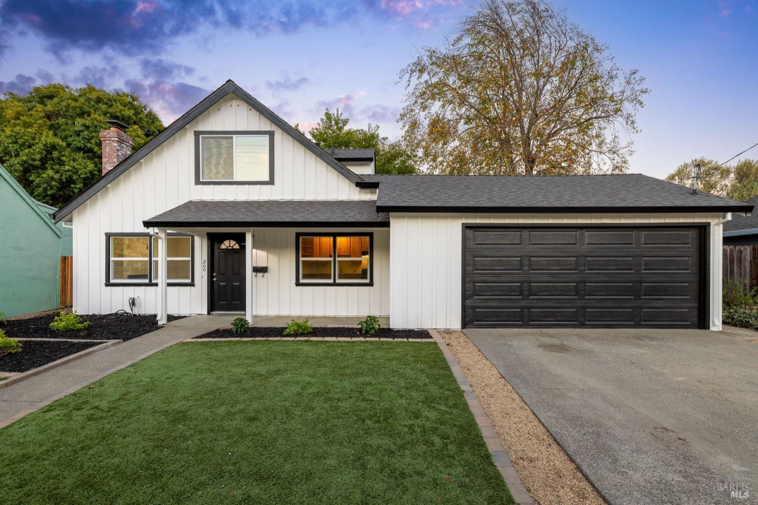 Photo of 200 Pickwick Dr in Napa, CA