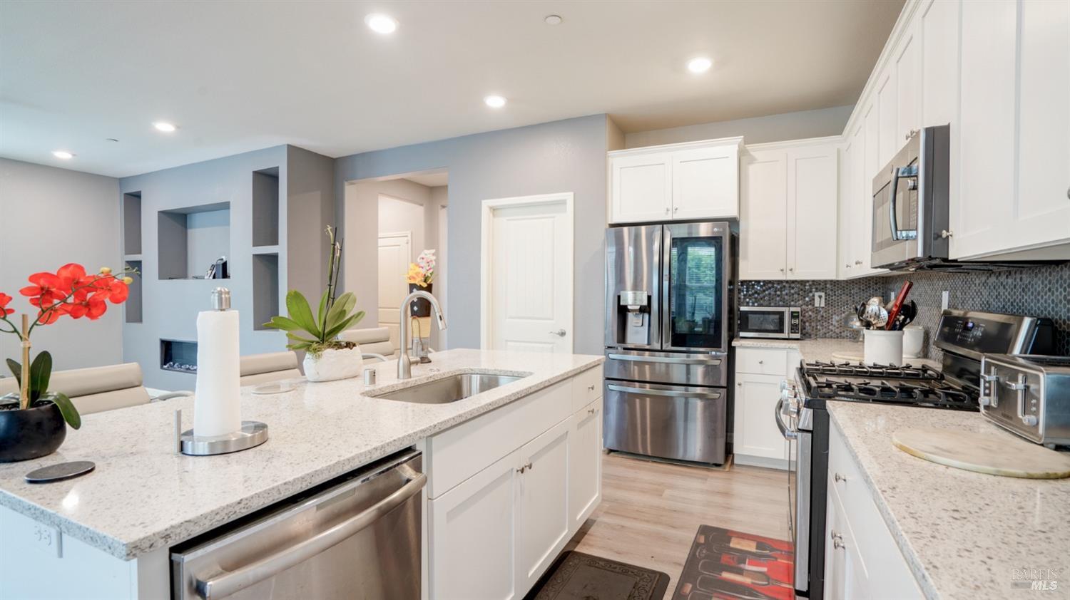 Photo of 1610 Winterberry Ln in Rohnert Park, CA