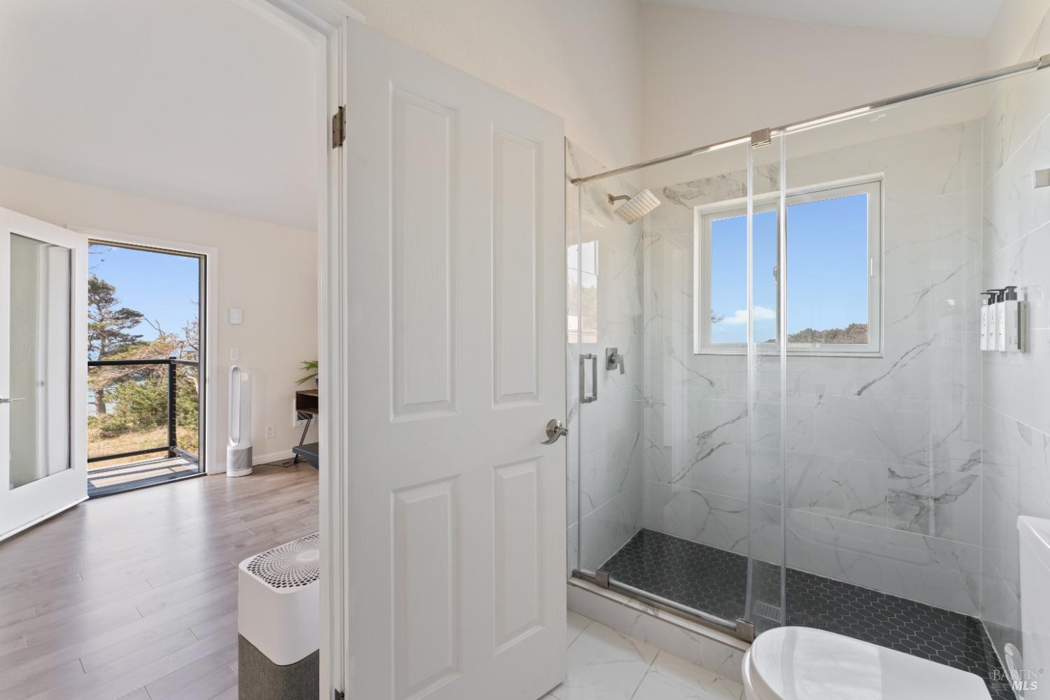 Detail Gallery Image 23 of 51 For 35800 S Highway 1 Hwy, Gualala,  CA 95445 - 3 Beds | 3/1 Baths