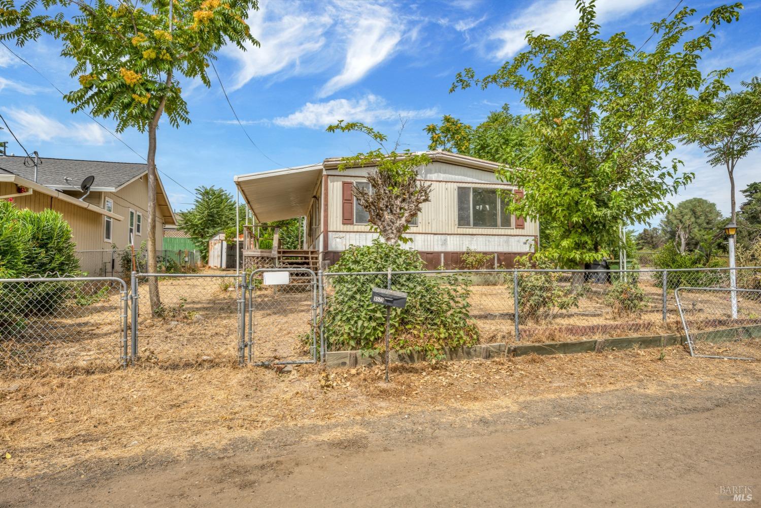 Photo of 3573 Peony St in Clearlake, CA