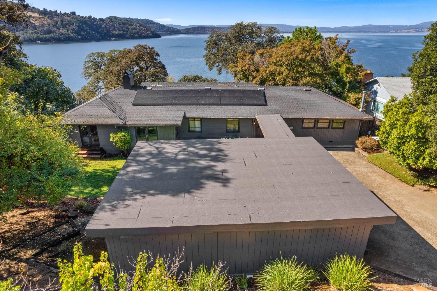 Photo of 1875 Westlake Dr in Kelseyville, CA