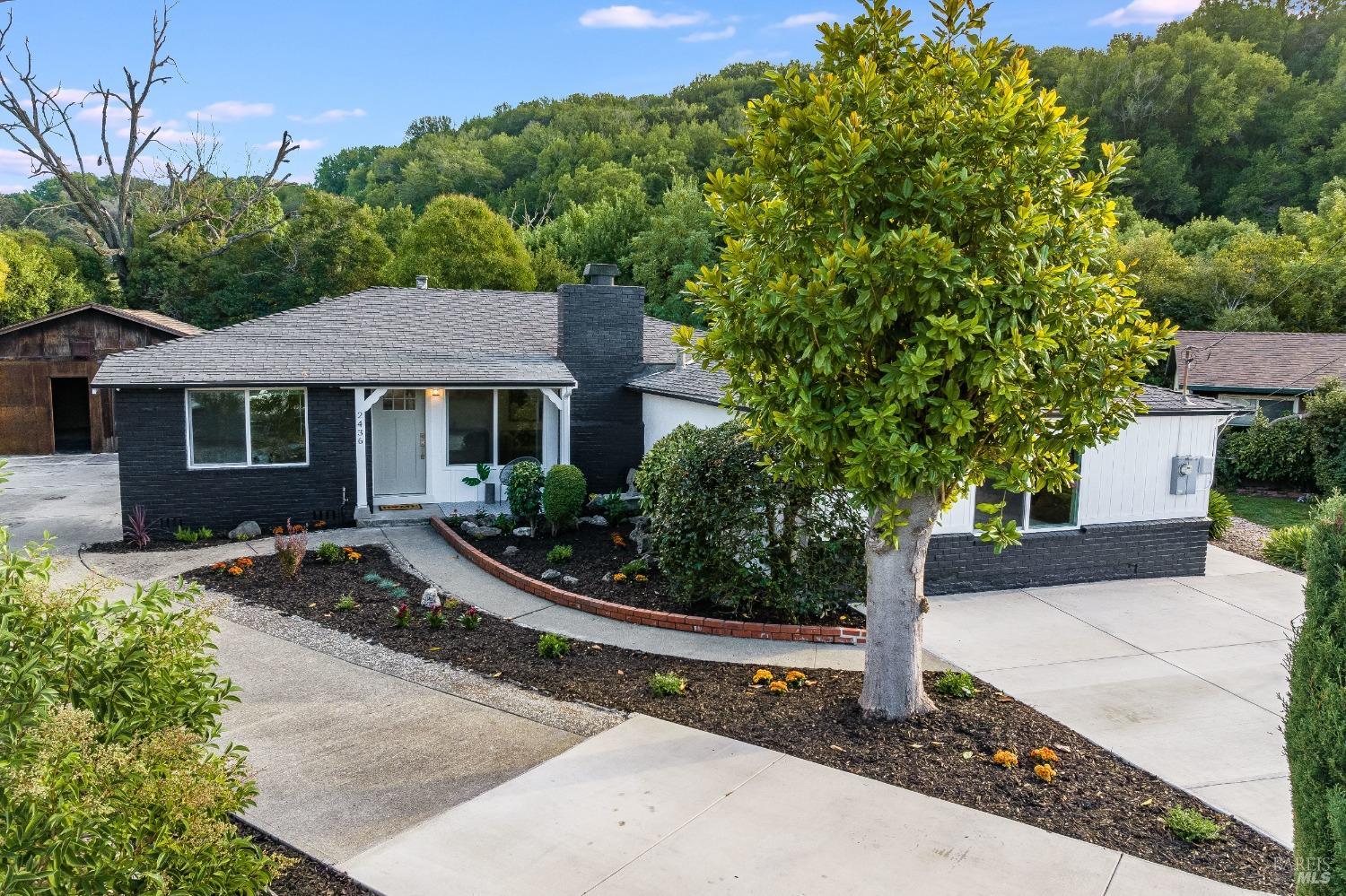 Photo of 2436 Palos Ct in Pinole, CA