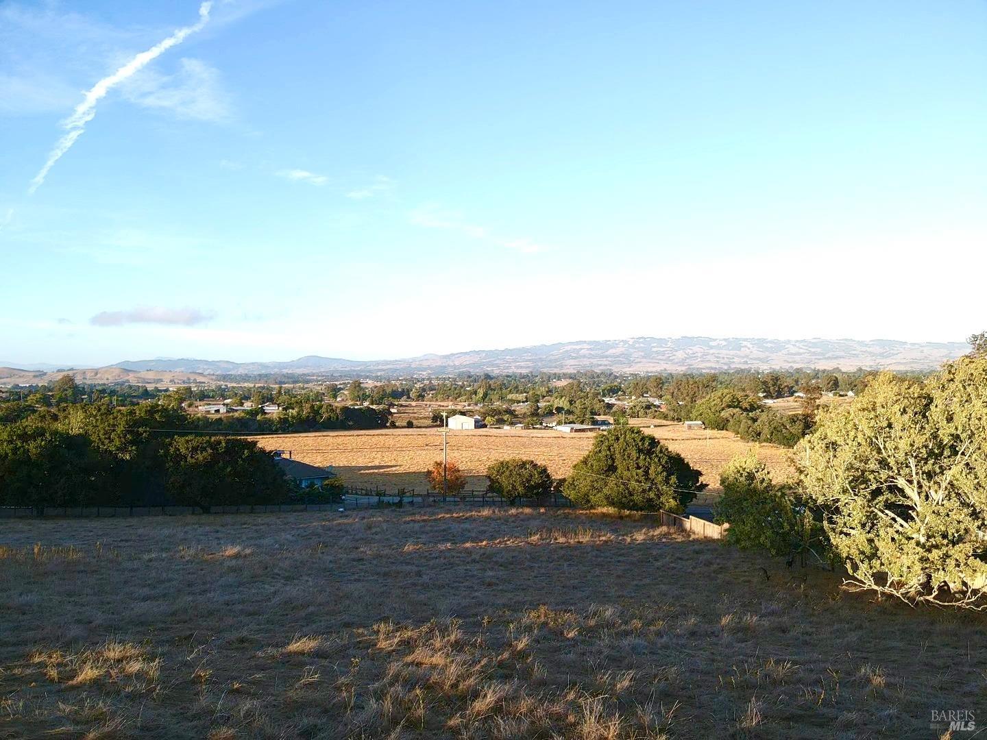 Photo of 2381 Eastman Ln in Petaluma, CA