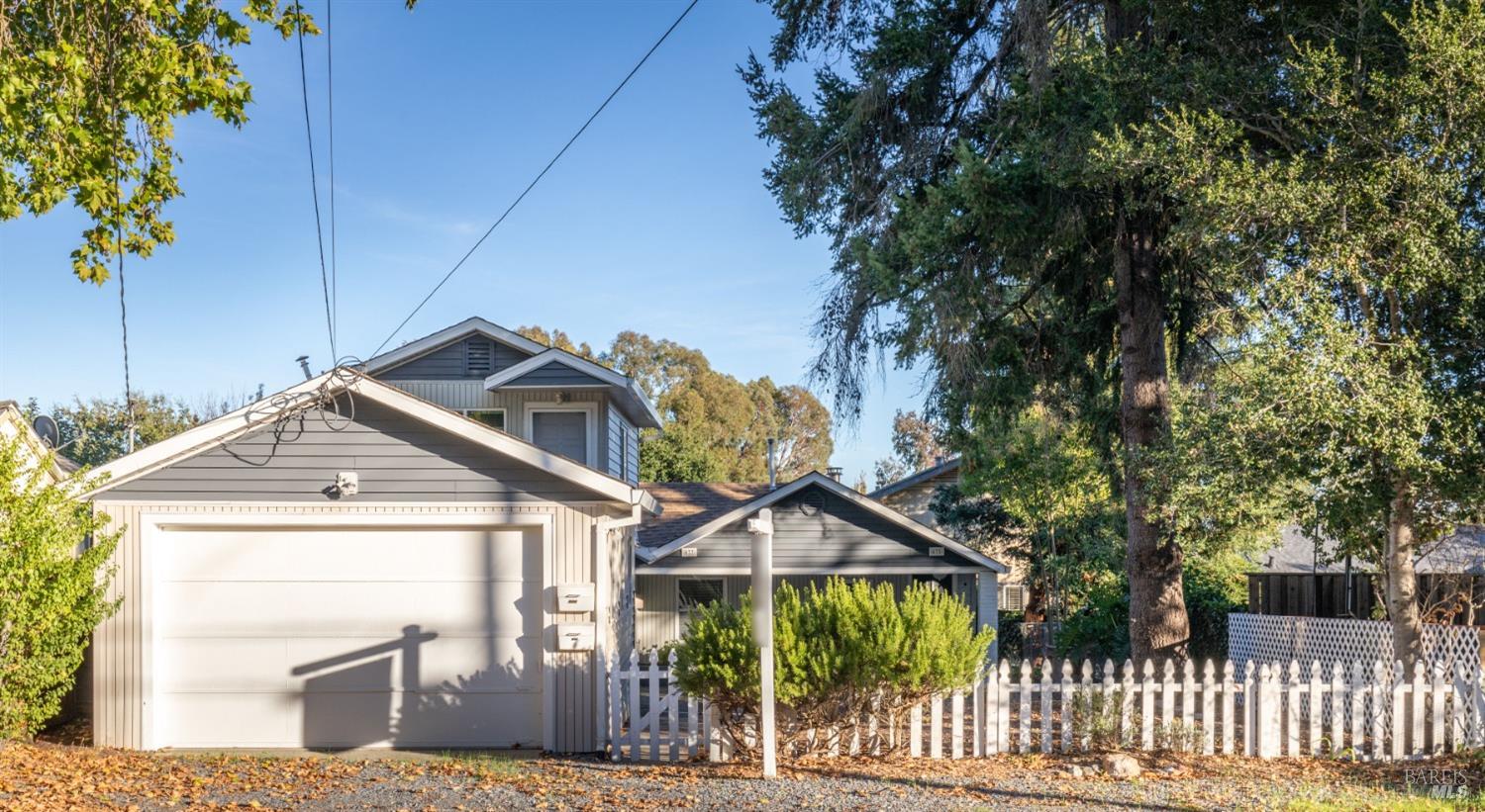 Photo of 475477 Johnson St in Sebastopol, CA