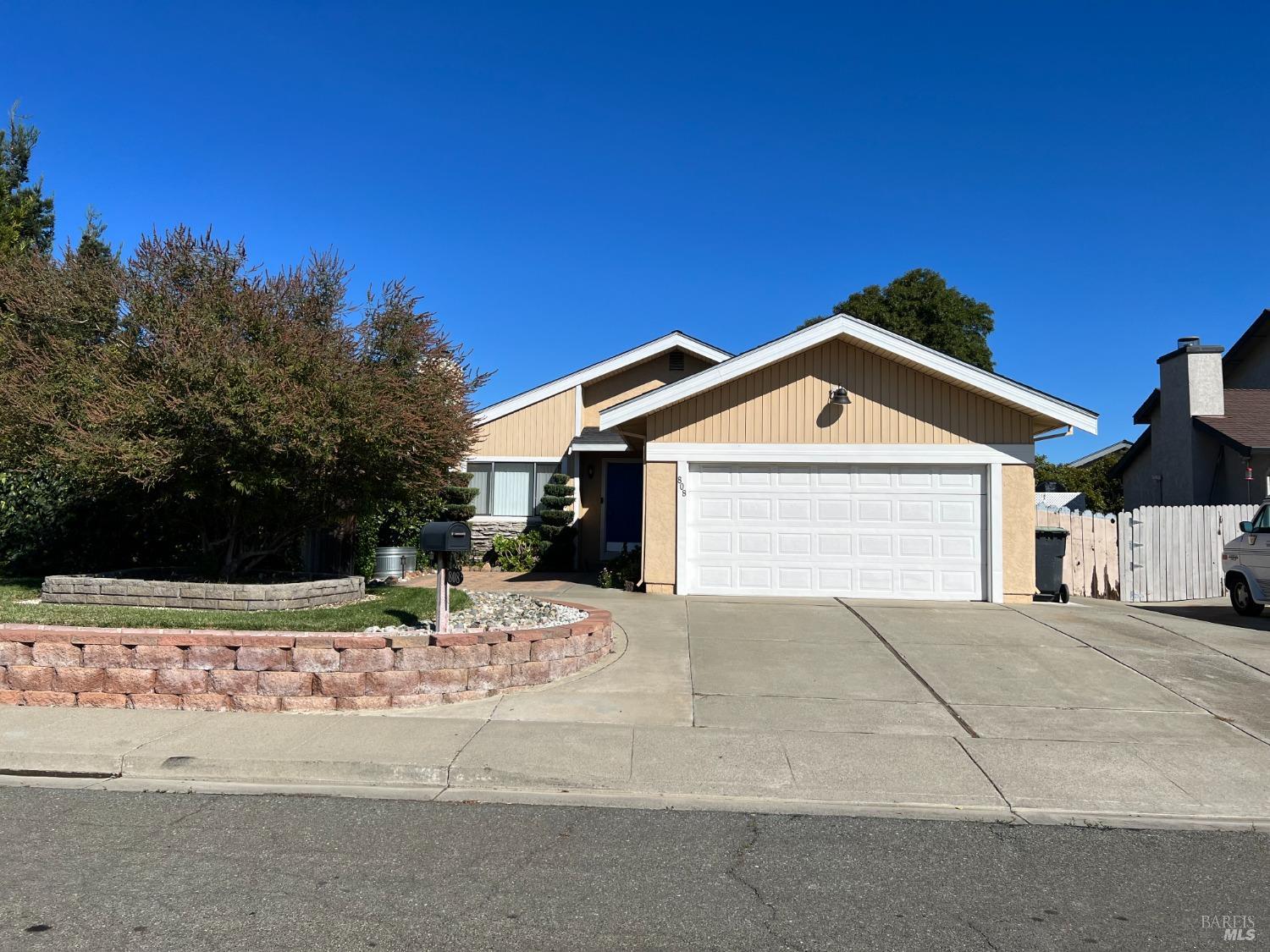 Photo of 808 Pochard Wy in Suisun City, CA