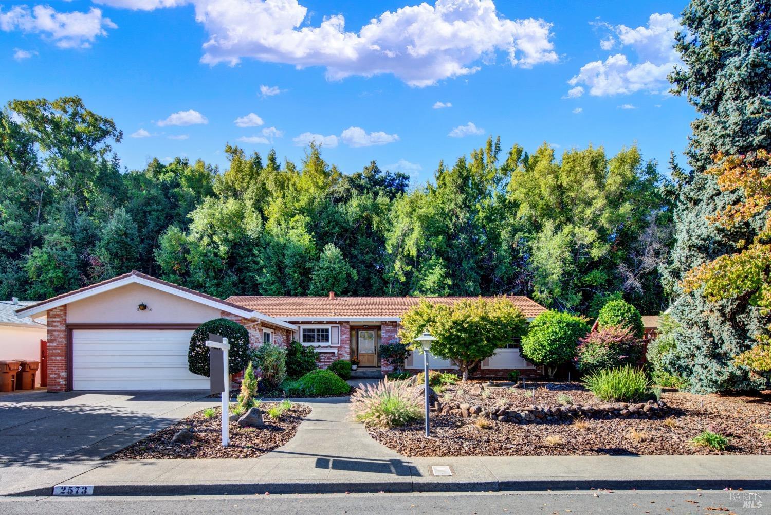 Detail Gallery Image 1 of 1 For 2573 Rollingwood Dr, Napa,  CA 94558 - 3 Beds | 2 Baths